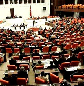 Meclis'te taciz skandalı
