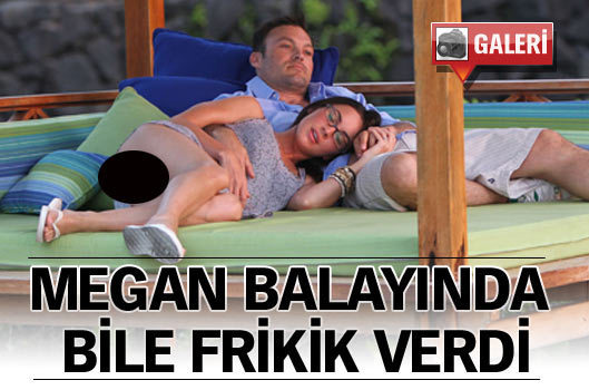 Megan Fox Balay�nda bile frikik verdi