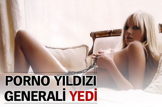 Porno y�ld�z� Julia Aleksandratu Generali i�inden etti