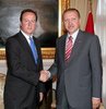 Cameron'ın ziyareti İngiltere basınında