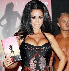 İşte dünyanın en seksi yazarı GALERİ