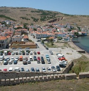 Bozcaada'da trafik sorunu!