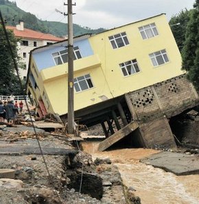 Heyelan dehşeti 9 noktadan geldi