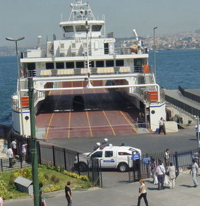 Flash-Haber!..�stanbu'da bombal� ara� pani�i