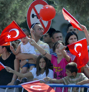 30 A�ustos t�m yurtta co�kuyla kutlan�yor!
