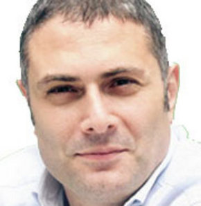 Burcu Esmersoy out Dilara Gönder in GALERİ