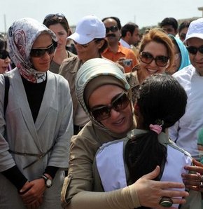 Emine Erdoğan bu kez ağlattı!