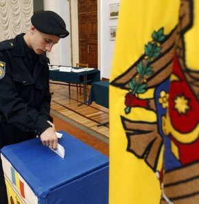 Moldova'da referandum başladı