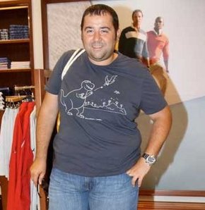 Ata Demirer teknesini satıyor