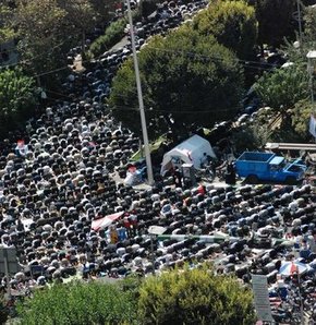 İran'da binler Kudüs Günü için sokakta