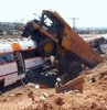 Hızlı yolcu treni, kamyonu biçti