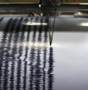 Girit ve Mora'da depremler 