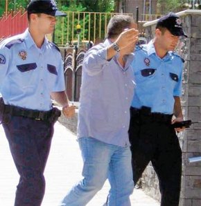 Firariler sandık başında yakalandı
