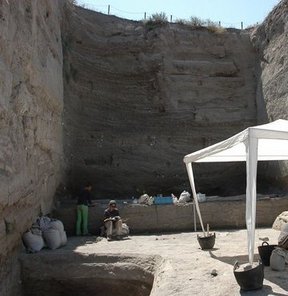 10 bin yıllık yer çatı altından ziyaret edilecek