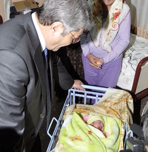 Yeni yılın ilk bebekleri