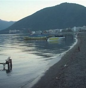 Marmaris'te deniz çekildi!