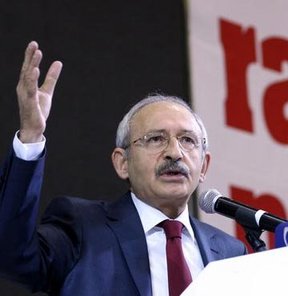 "Başbakan nükleer uzmanlığına da soyundu"