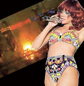  Az daha sahnede yanıyordu! /Rihanna kaza atlattı 647405_detay