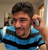 Ağlamamak için kendini zor tuttu