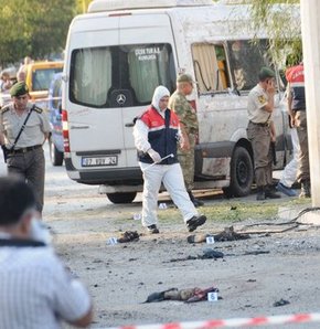 Jandarma karakolu �n�nde patlama!