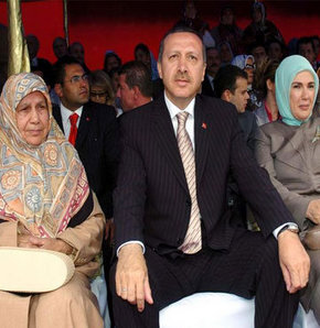 Başbakan Erdoğan'ın Annesi Vefat Etti Başbakan Erdoğan'ın Annesi Vefat Etti