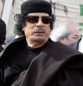 Kaddafi’nin cenazesi toprağa verildi ..