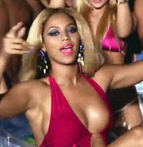 Beyonce Party Bikinili Klip izle