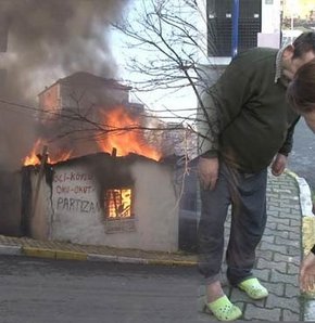 Gecekonduda korkutan yang�n