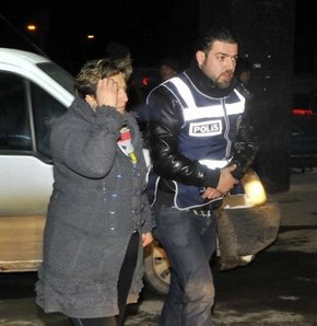 Van'da deprem çadırına fuhuş operasyonu