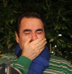 Tatlıses, gözyaşlarına boğuldu