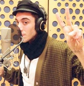 Can Bonomo'dan Meltem Cumbul pozu!