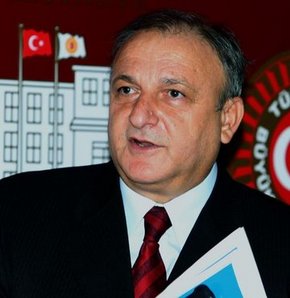 Başbakan MHP'li Vural'dan tazminat kazandı