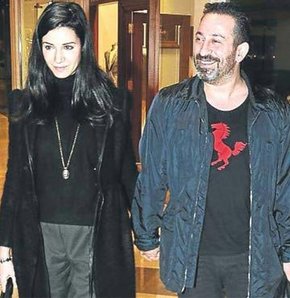 Ahu'yla el ele