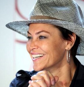 Hülya Avşar hep zirvede