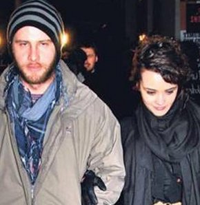 Hande Soral, Özgür Çevik'le birlikte