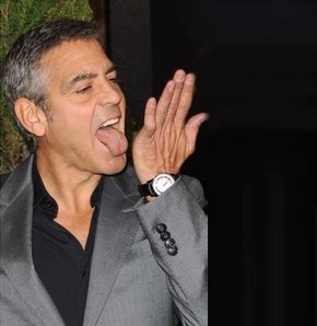 George Clooney avucunu yaladı