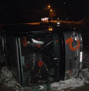 Tokat'ta yolcu otobüsü devrildi: 23 yaralı