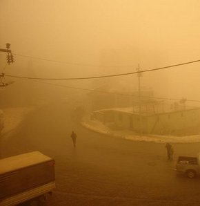 Şırnak'ta toz bulutu yaşamı olumsuz etkiliyor- Şırnak, Silopi, Suriye, kırmızı kar, toz bulutu