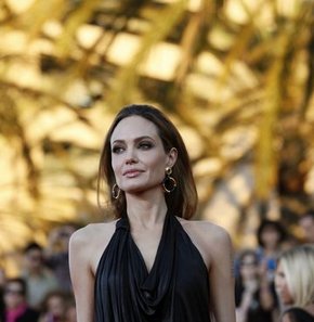 Angelina Jolie: Ailem için katil olabilirim