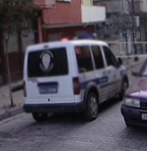 Polise yakalanmamak için evi yaktılar!