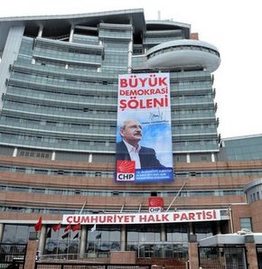 Çift kurultay 'tek kart'