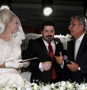 "Benim hâlâ umudum var" Baykal'dan kurultay öncesi mesaj