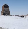 Beyazdır, uykusuzdur, uzaktadır ama en çok da…