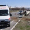 TIR şarampole yuvarlandı: 1 ölü 1 yaralı