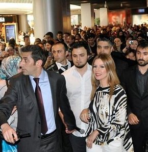 Esra Erol izdihamı!