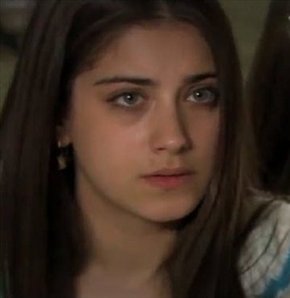 Feriha, Emir'den kopuyor.