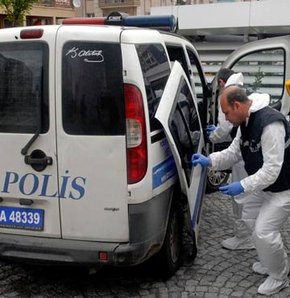 Polise sat�rla sald�r�!