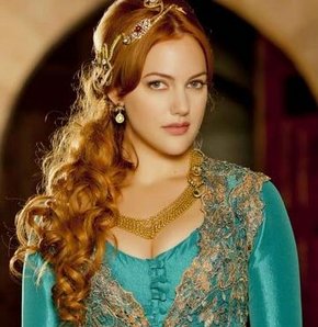Meryem Uzerli, İstanbul Life Dergisi'ne "Hürrem kılıklı insanlar