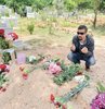 Yüzü kollar için dua etti