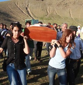 "Melek'in bedeni yaralar içindeydi", melek karaaslan, ağrı, kadına şiddet